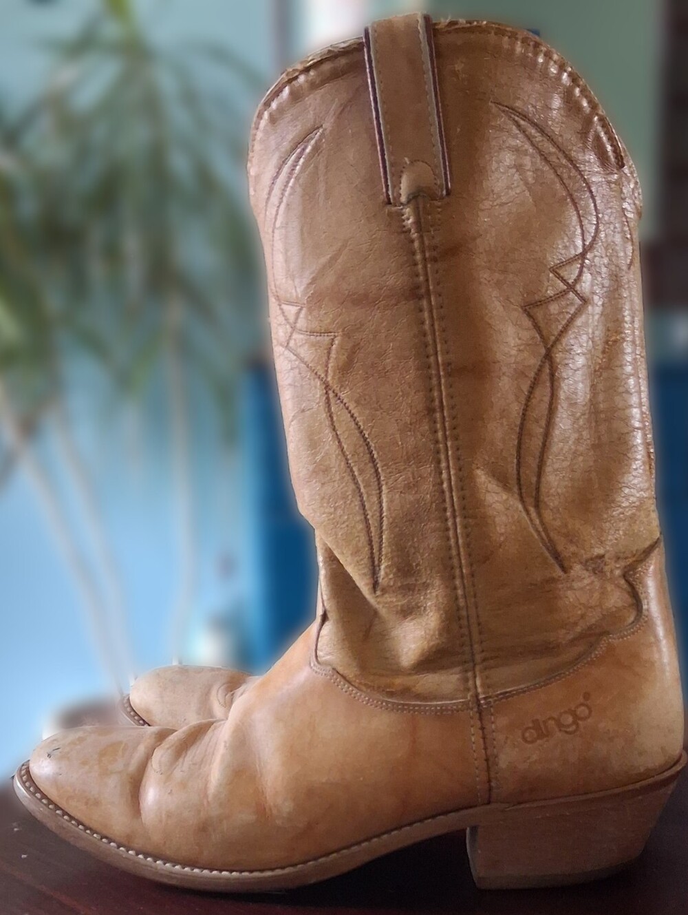 Vintage Dingo #5917 Men's Buff Tan Leather Western Cowboy Boots